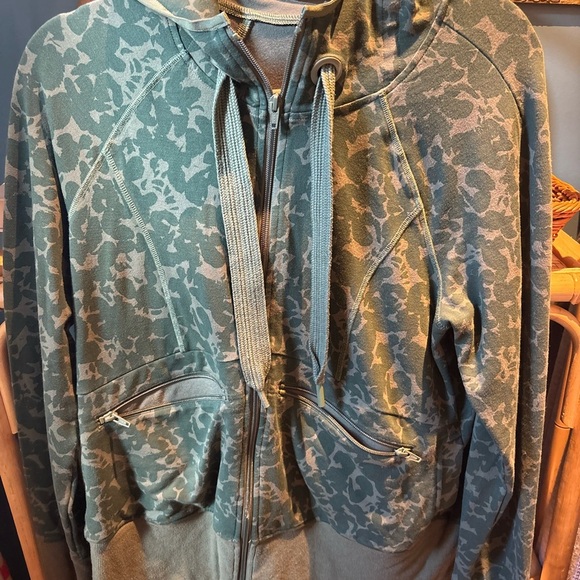 CAbi Jackets & Blazers - Cabi Athleisure Camouflage Zip-Up Hoodie